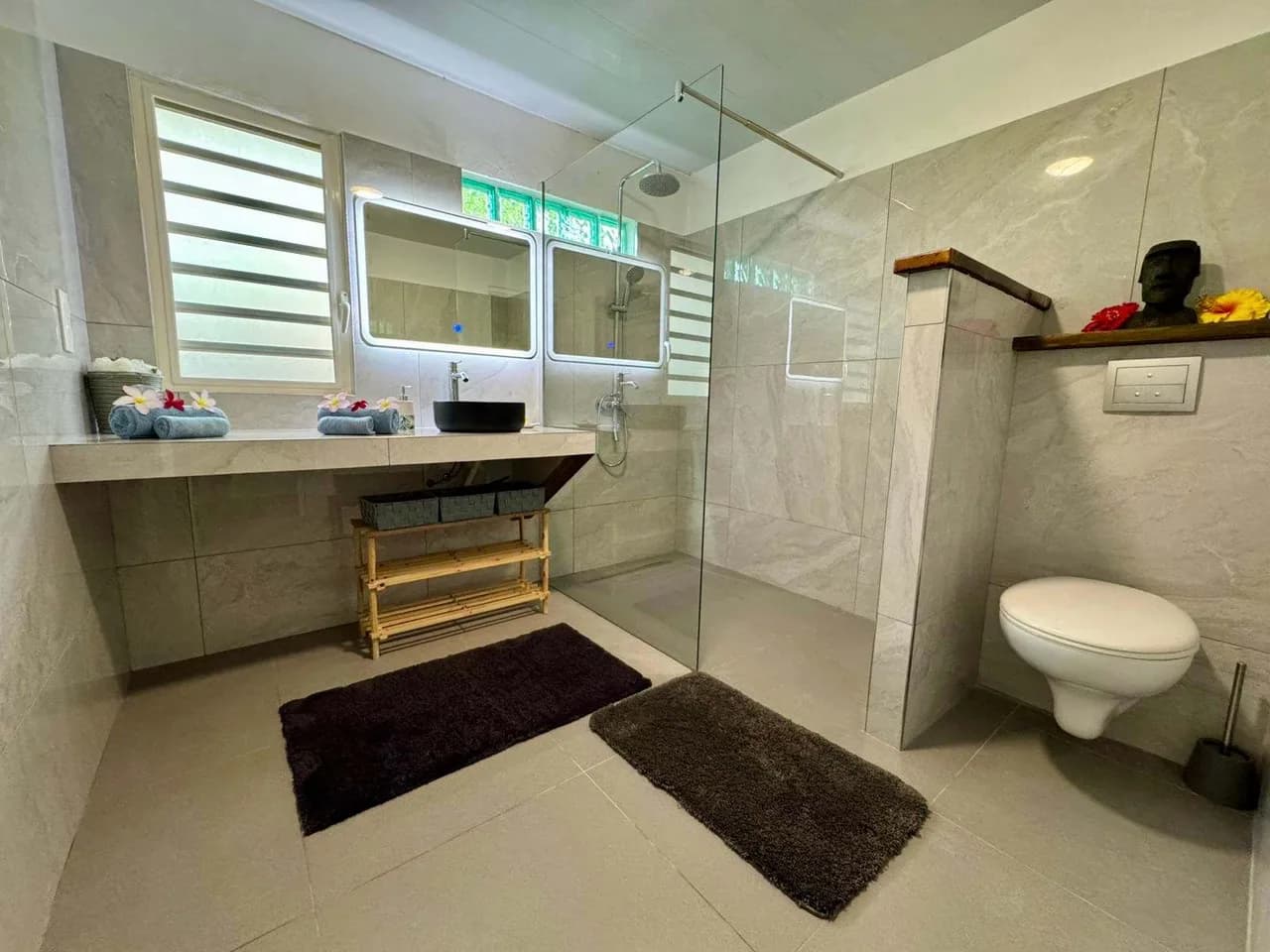 Beachside One Bedroom Retreat in Haapiti Moorea photo 5