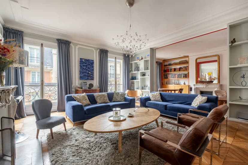 Elegant Five Bedroom Villa in Paris
