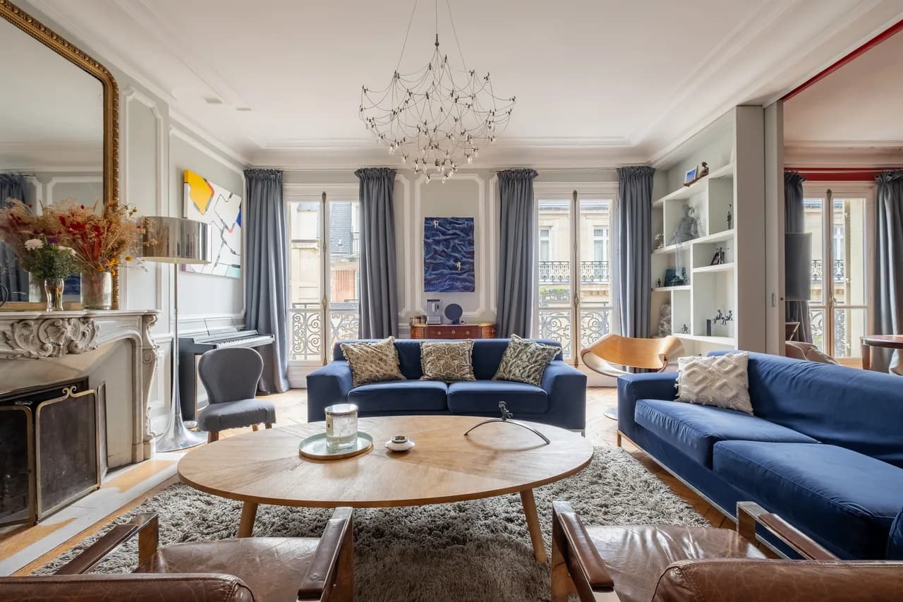 Artistic Five Bedroom Villa in Paris photo 2