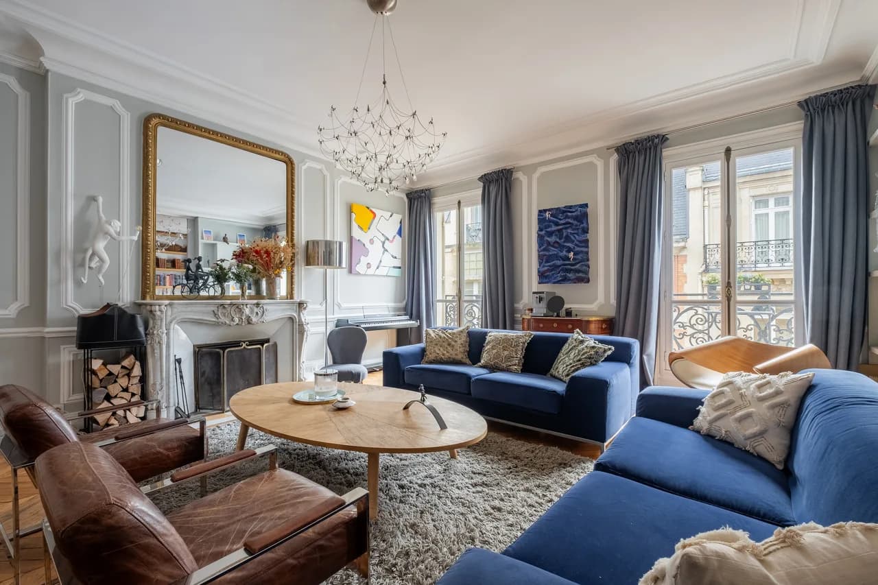 Artistic Five Bedroom Villa in Paris photo 3