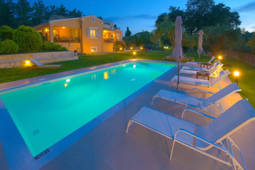 Elegant Four Bedroom Villa in Corfu