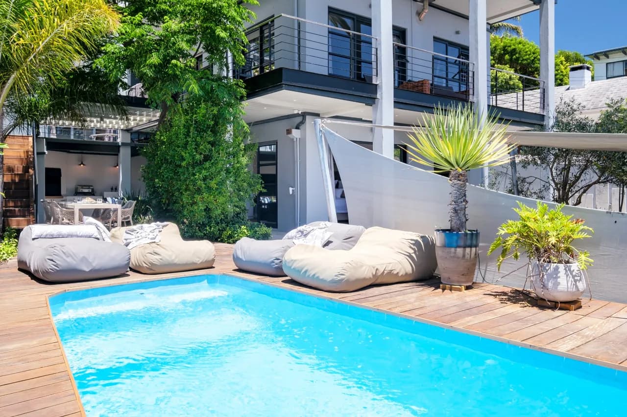 Charming Two Bedroom Retreat in Camps Bay