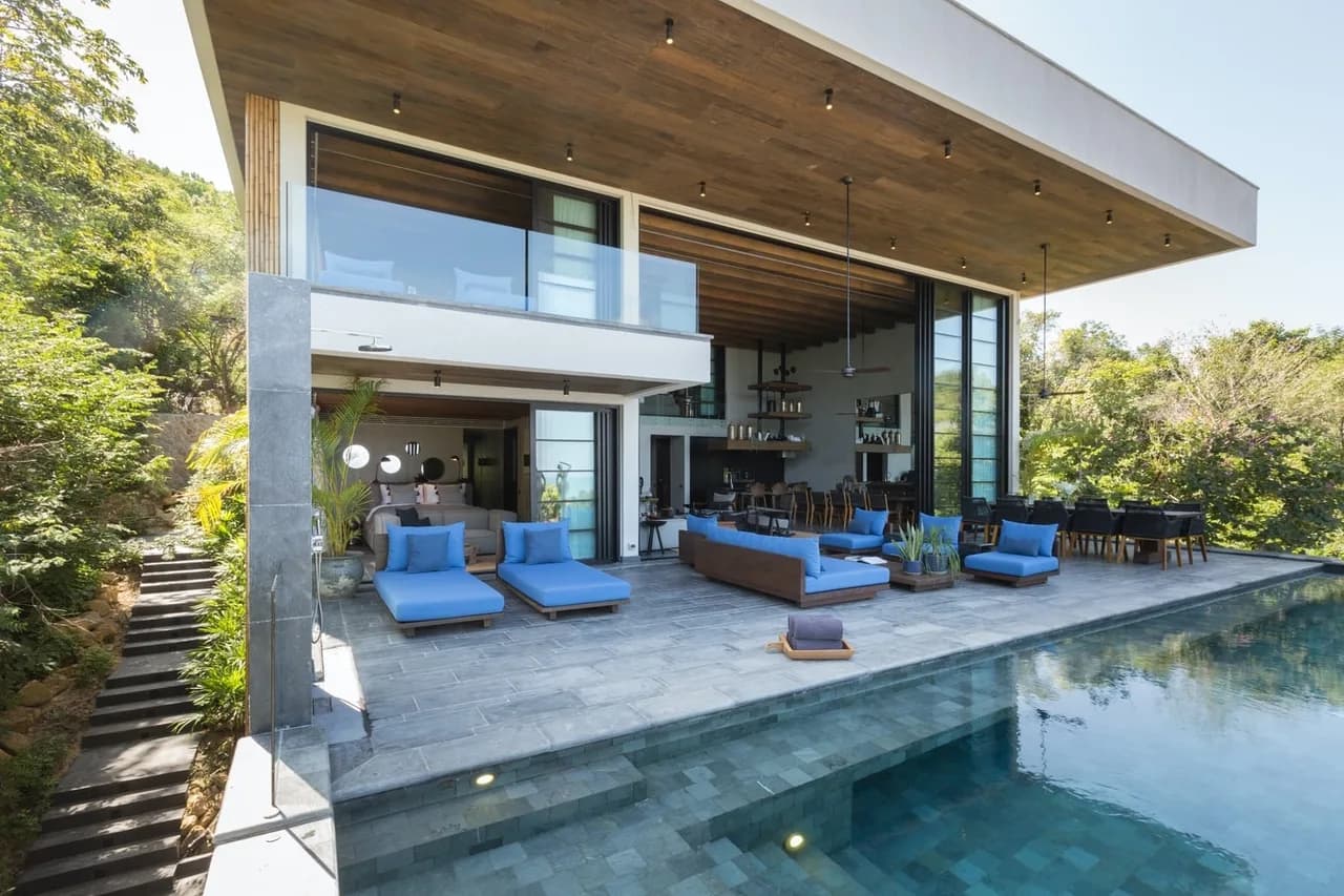 Sea View Five Bedroom Villa in Plai Laem photo 3