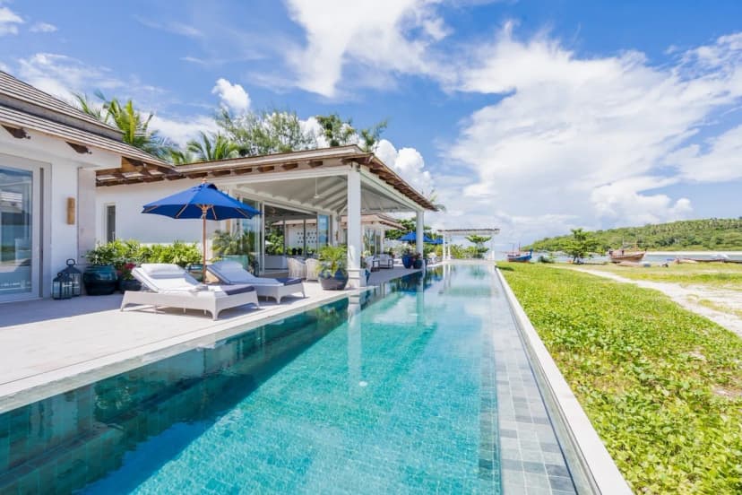 Beachfront Villa with Chef Service in Koh Samui