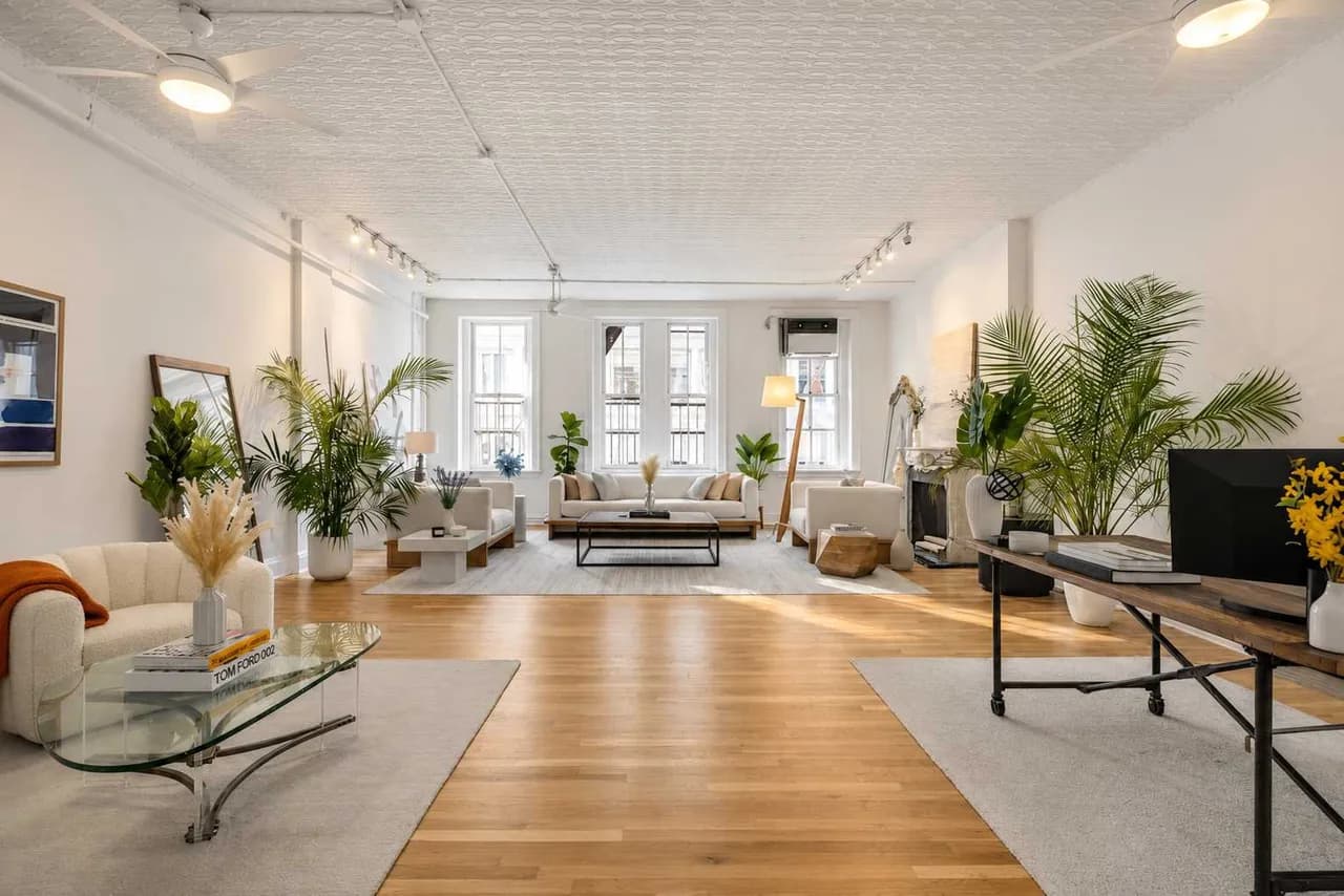 Chic One-Bedroom Apartment in Soho, New York photo 3