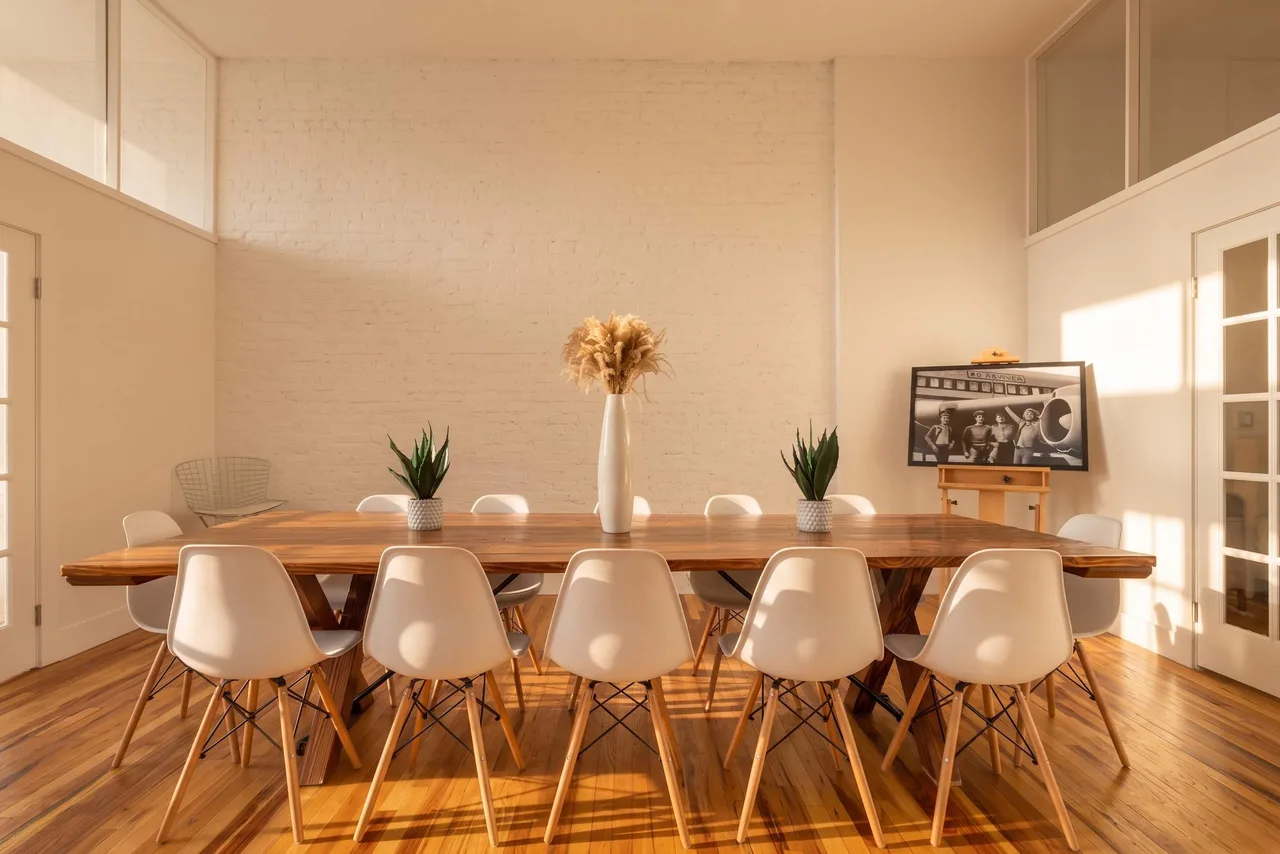 Sleek Loft with High Ceilings in New York photo 3