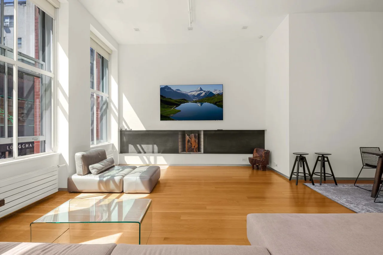 Elegant Three-Bedroom Loft in New York City photo 5