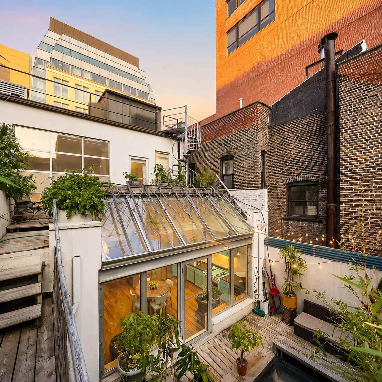 Charming Garden Duplex in New York photo 5