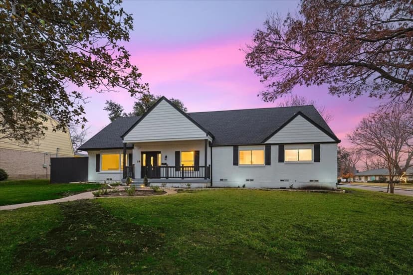 Upscale 6BR/2.5B Home with Pool, Hot Tub & Game Room