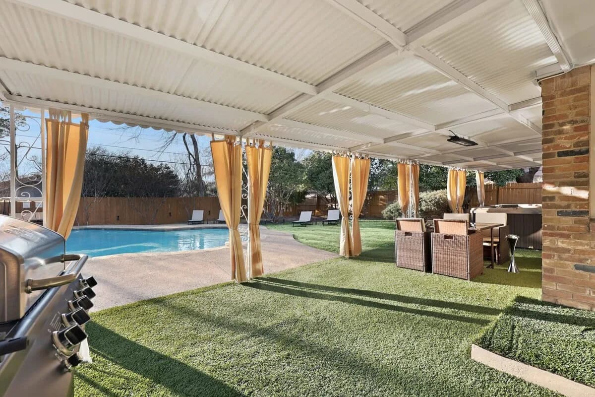 Private Pool Villa in Farmers Branch Texas photo 5