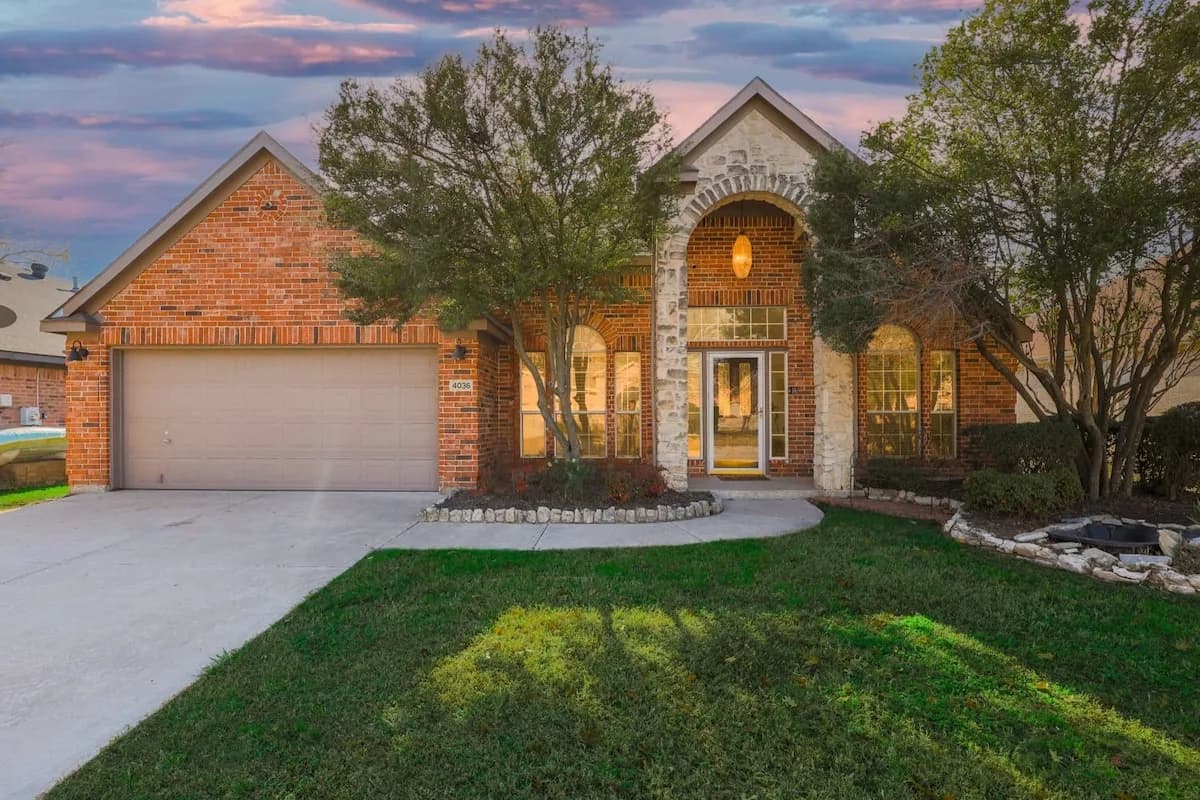 Lush Backyard Oasis Villa in Fort Worth photo 2