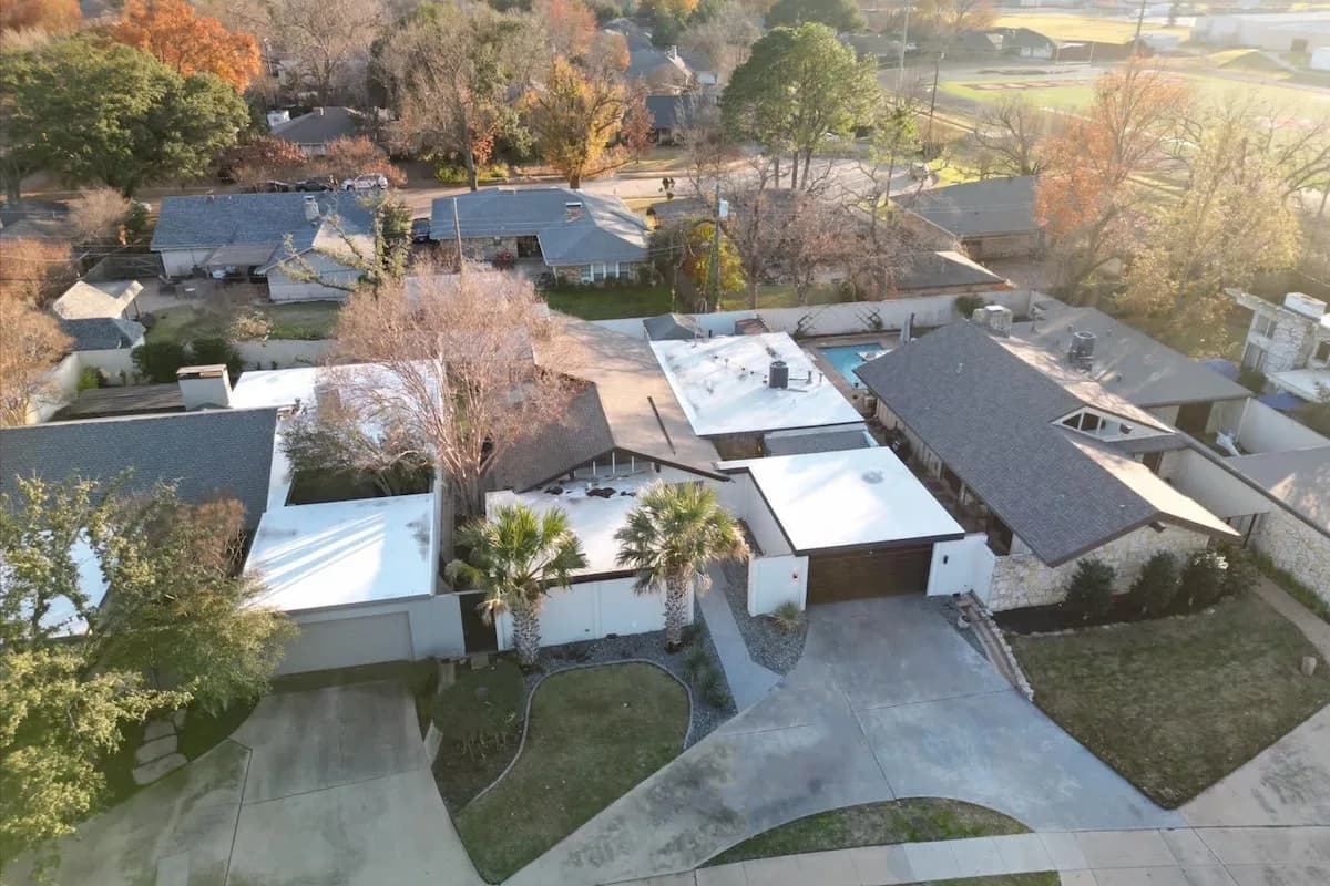 Mini Golf Four Bedroom Villa in Dallas photo 2