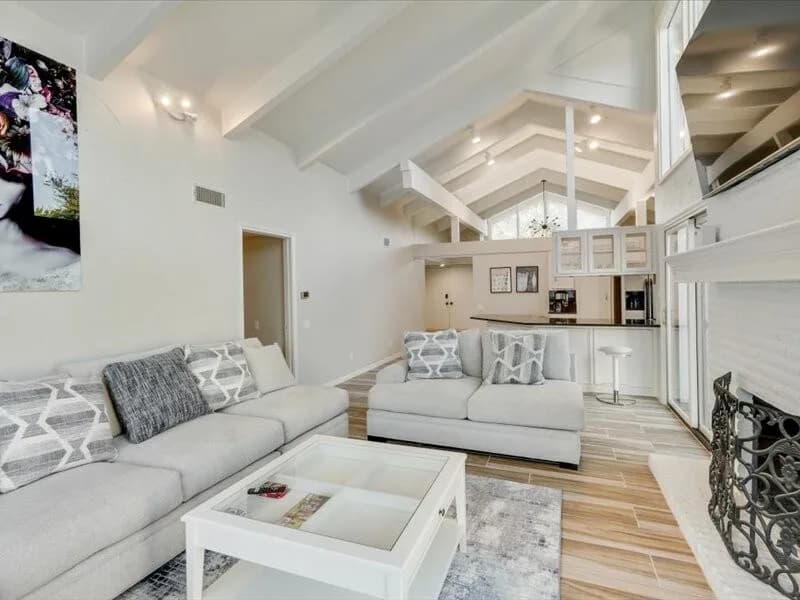Mini Golf Four Bedroom Villa in Dallas photo 3