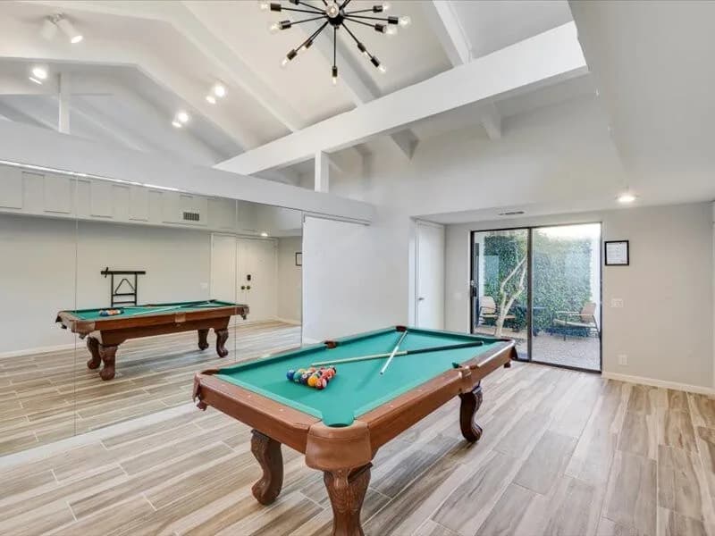 Mini Golf Four Bedroom Villa in Dallas photo 5