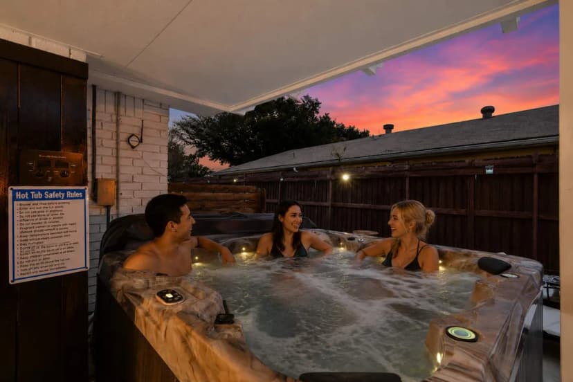 Luxurious Home with Pool, Grill & Game Room