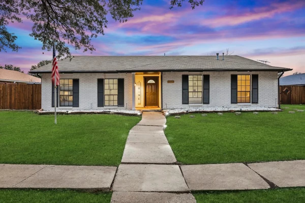 Expansive Five-Bedroom Villa in Dallas photo 2