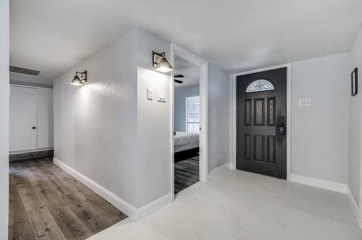 Expansive Five-Bedroom Villa in Dallas photo 4
