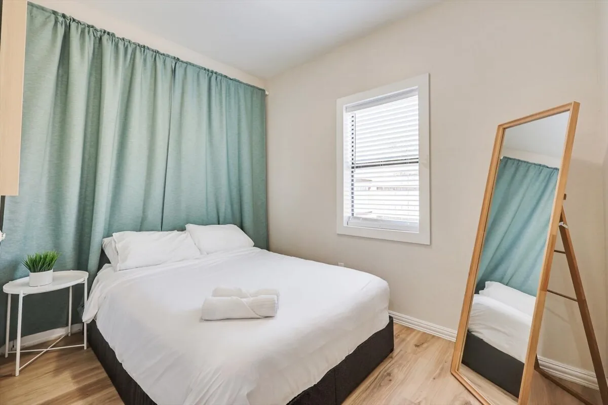 Lakeview Two Bedroom Villa in Dallas photo 5