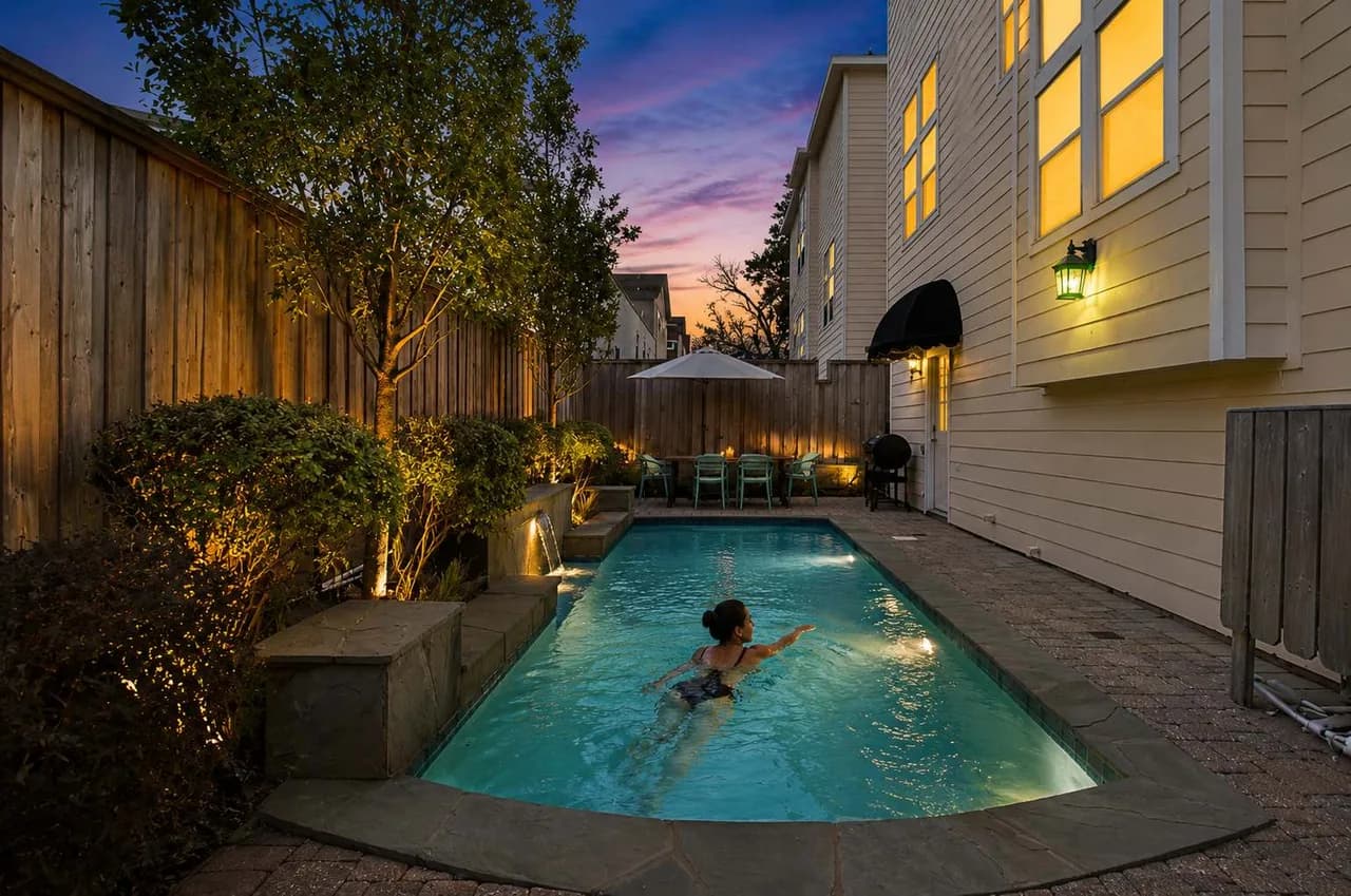 Expansive Six Bedroom Villa in Houston Heights