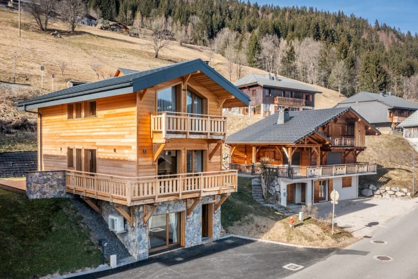 Bellatrix-  New Chalet with sauna & jacuzzi