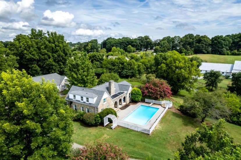 Tranquil Mountain Farmhouse with Pool in Smoky Mountains