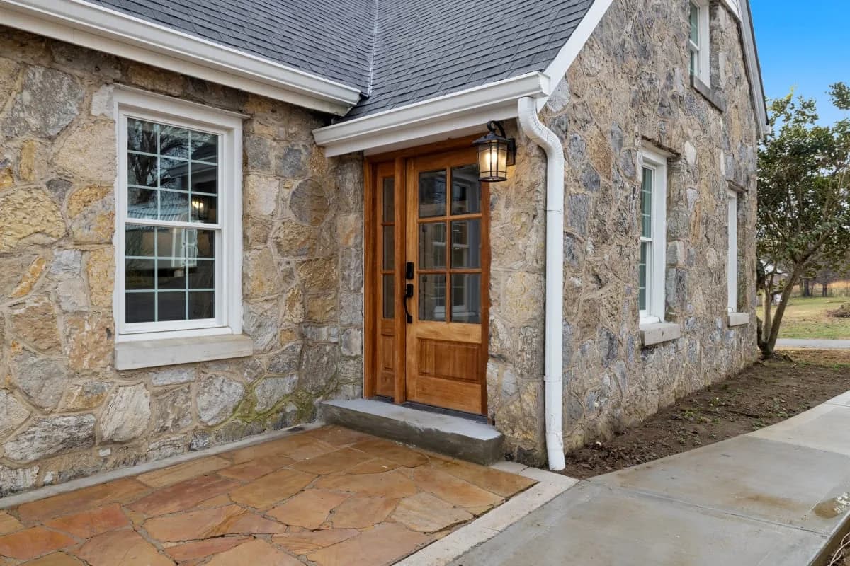 Tranquil Mountain Farmhouse with Pool in Maryville Tennessee photo 3
