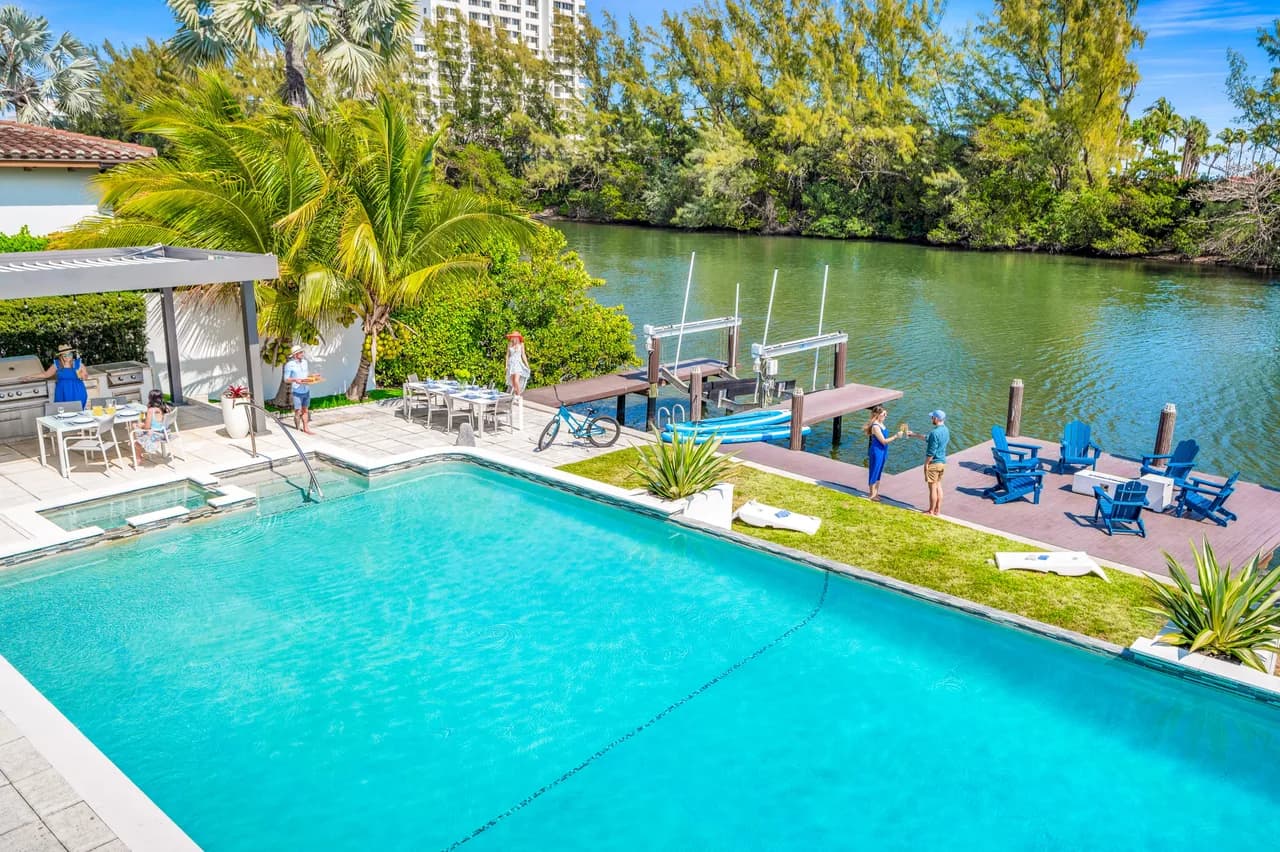 Waterfront Masterpiece Villa in Fort Lauderdale