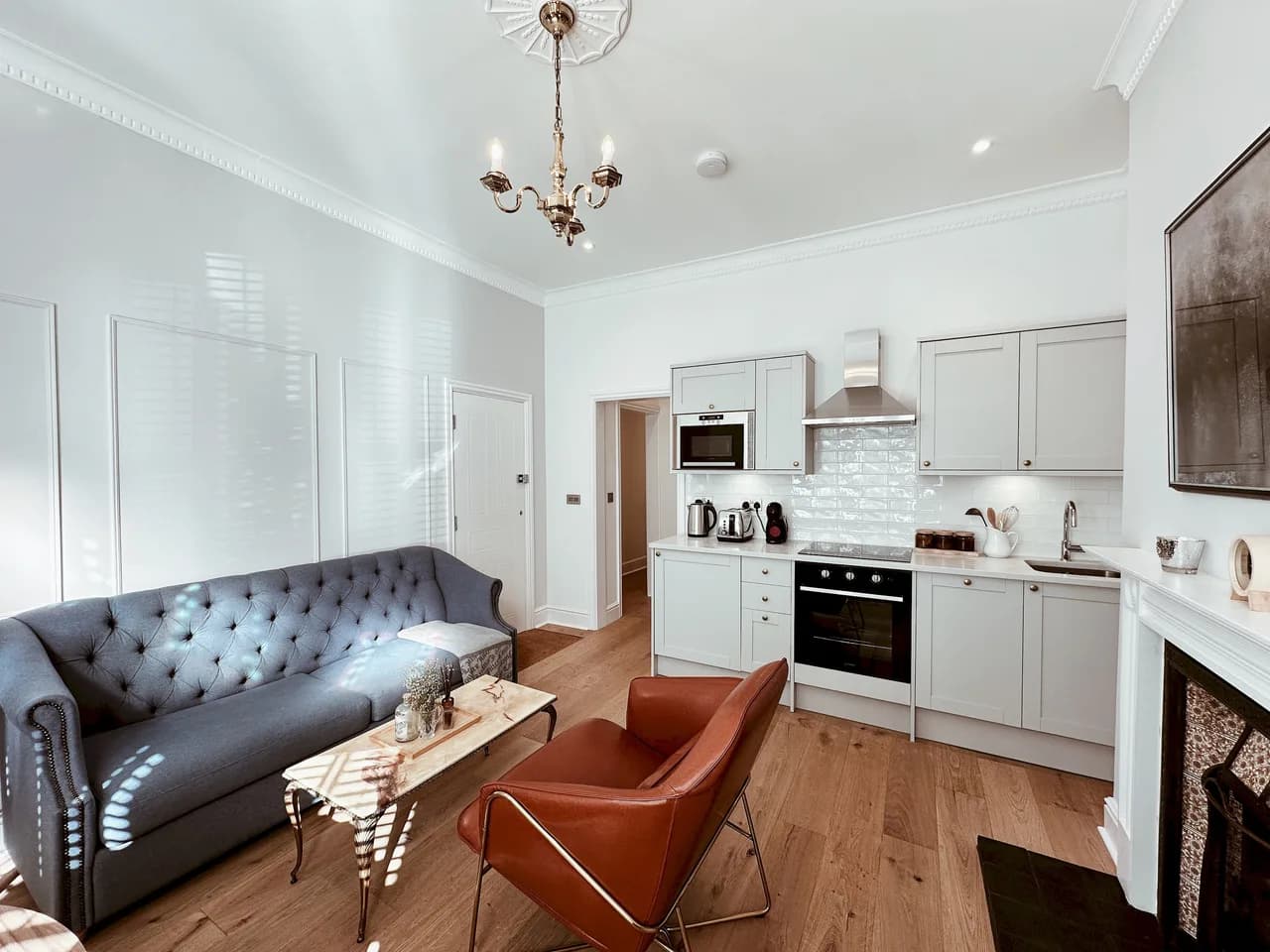 Modern Two Bedroom Apartment in Cardiff photo 2