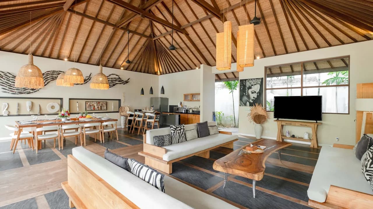 Spacious Six Bedroom Villa in Bali photo 2