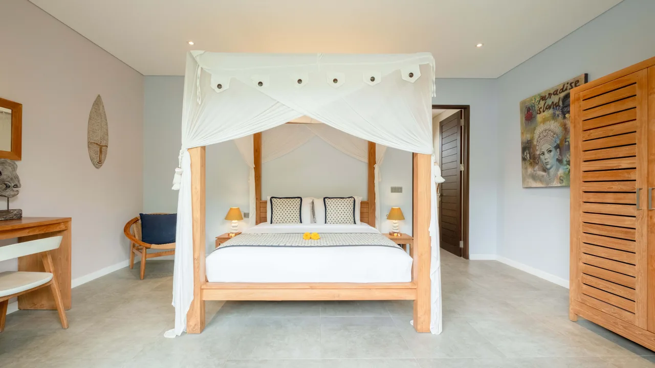 Spacious Six Bedroom Villa in Bali photo 4