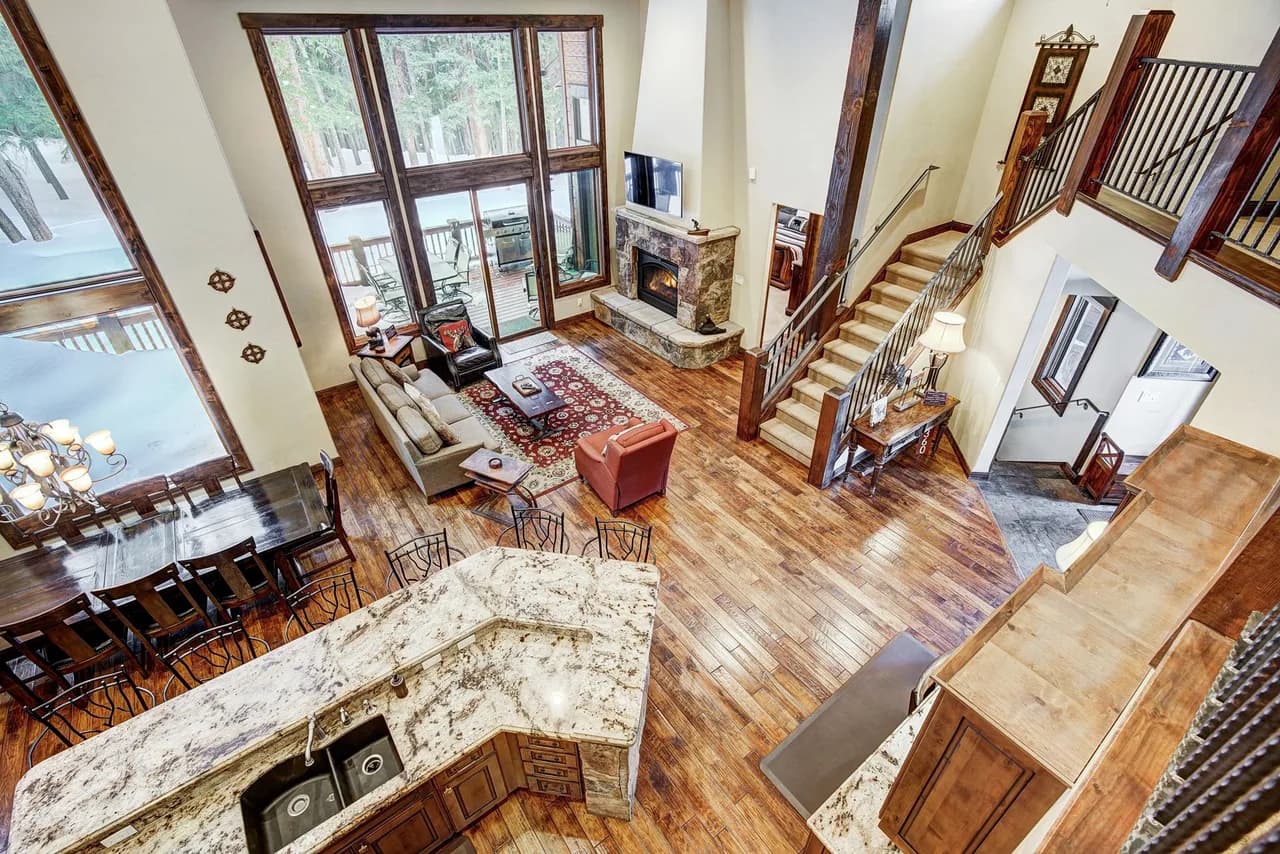 Luxury Five Bedroom Lodge in Blue River photo 2