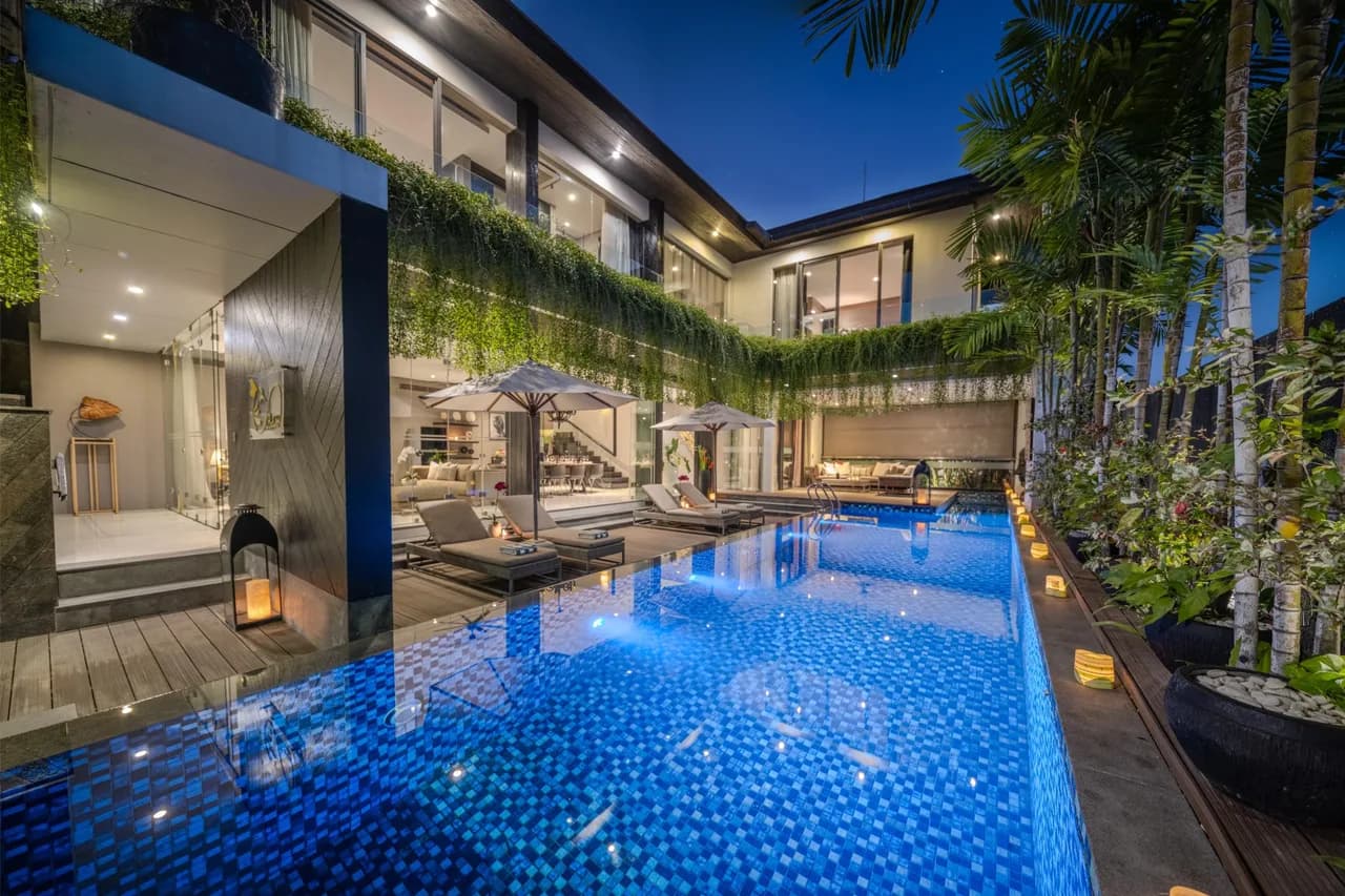 Garden View Three Bedroom Villa in Kuta photo 2