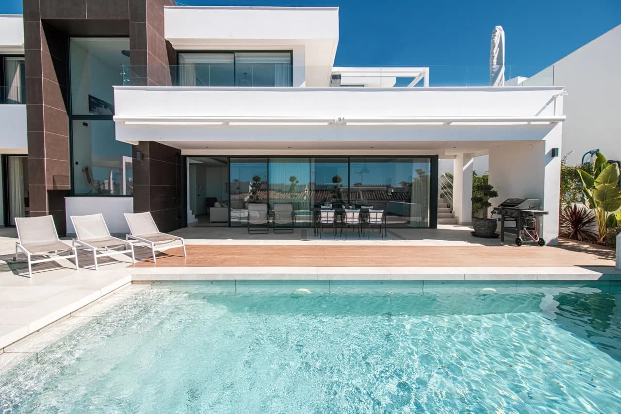Modern Three Bedroom Villa in Nerja photo 4