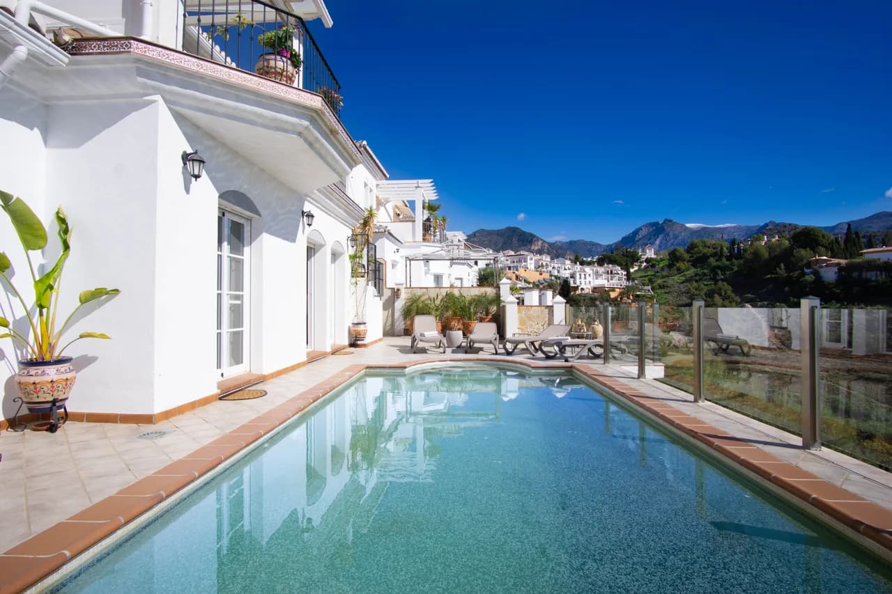 Charming Terrace Villa in Frigiliana photo 4