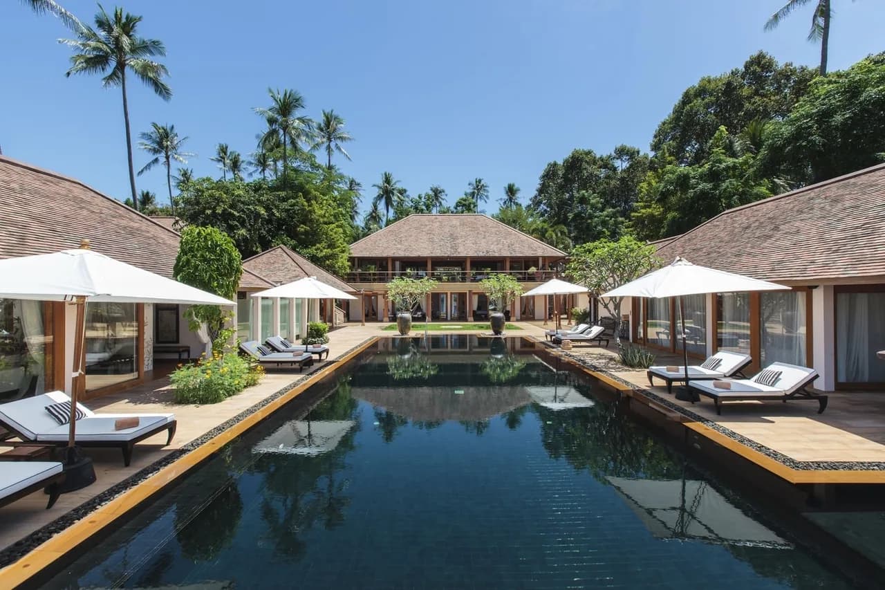 Beachfront Seven Bedroom Villa in Taling Ngam photo 3