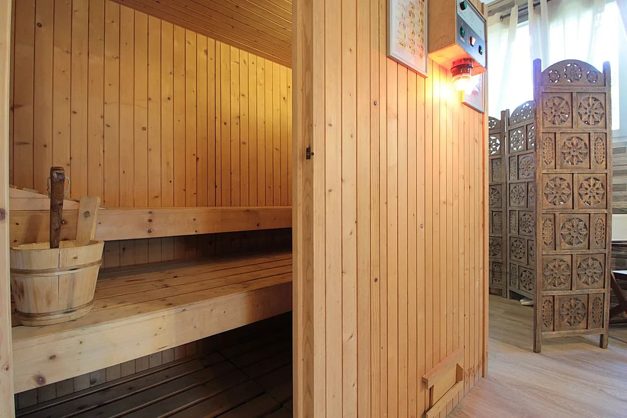 Jacuzzi Two Bedroom Apartment in Desenzano del Garda photo 5