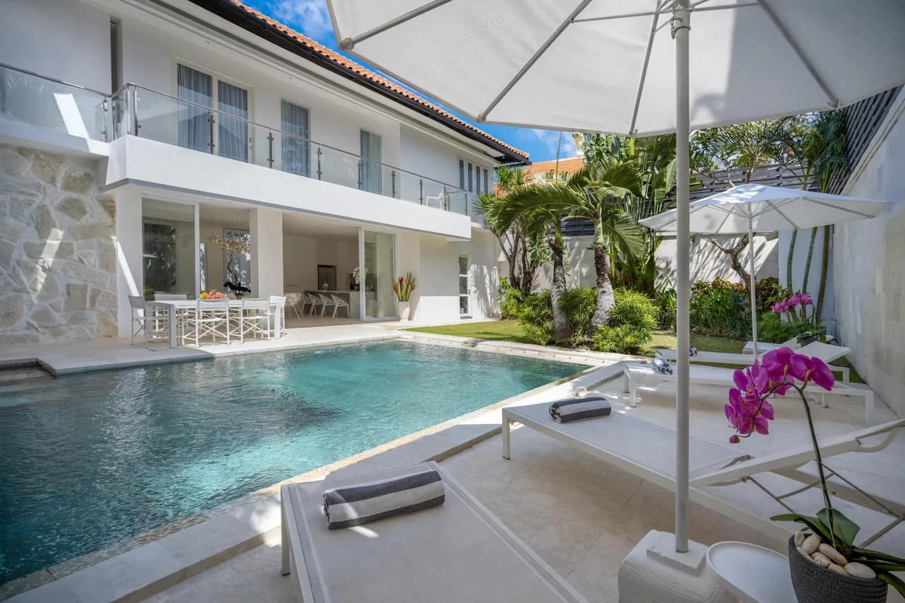 Garden-Facing Four Bedroom Villa in Kerobokan Kelod