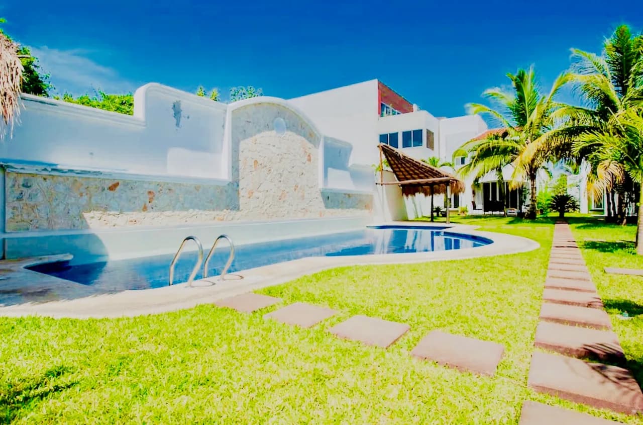 Relaxing Poolside Villa in Playa del Carmen photo 3
