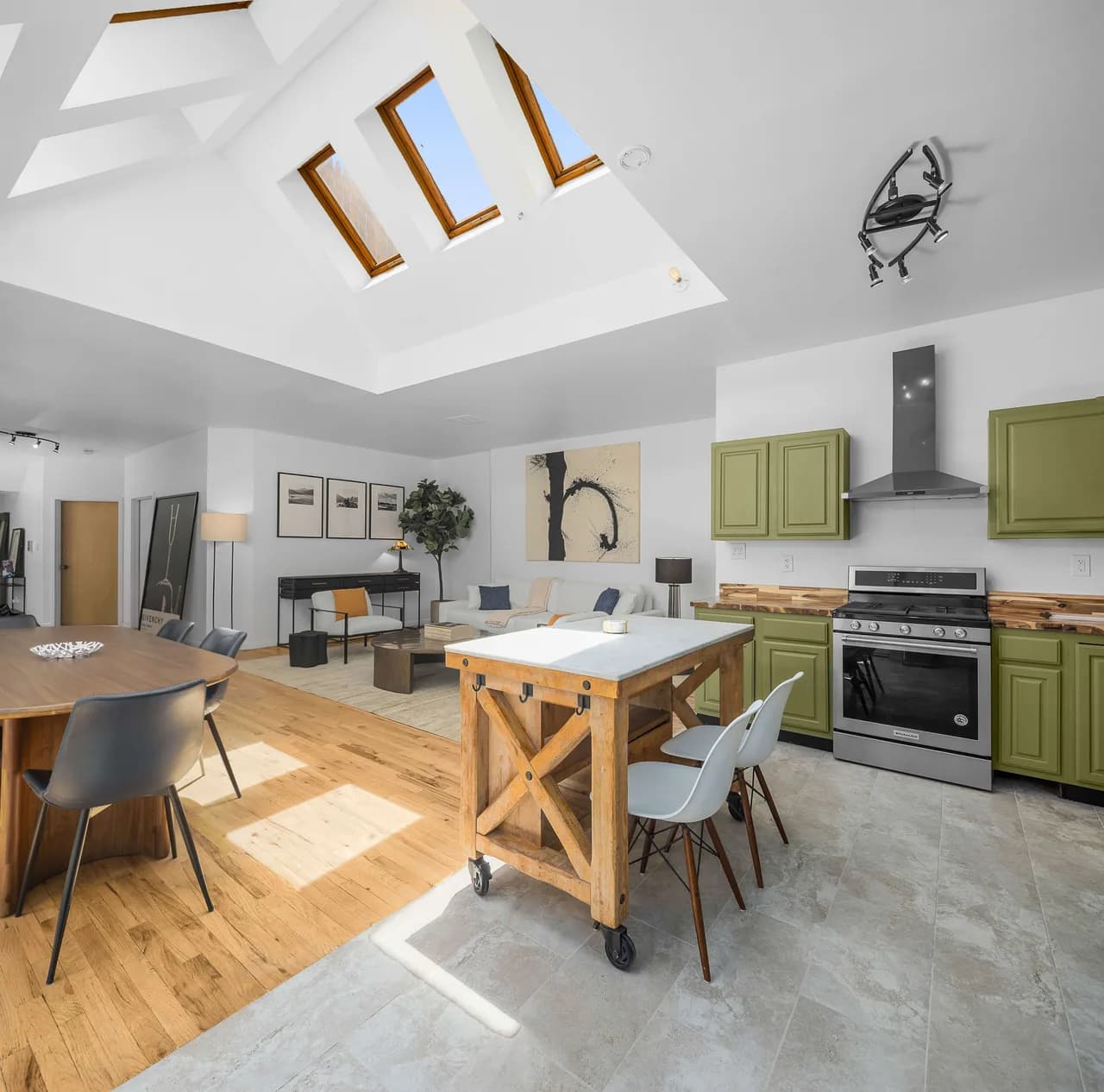 Spacious Rooftop Four Bedroom in New York photo 5