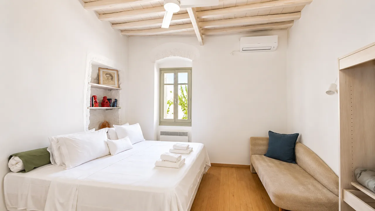 Charming One Bedroom Retreat in Folegandros photo 2