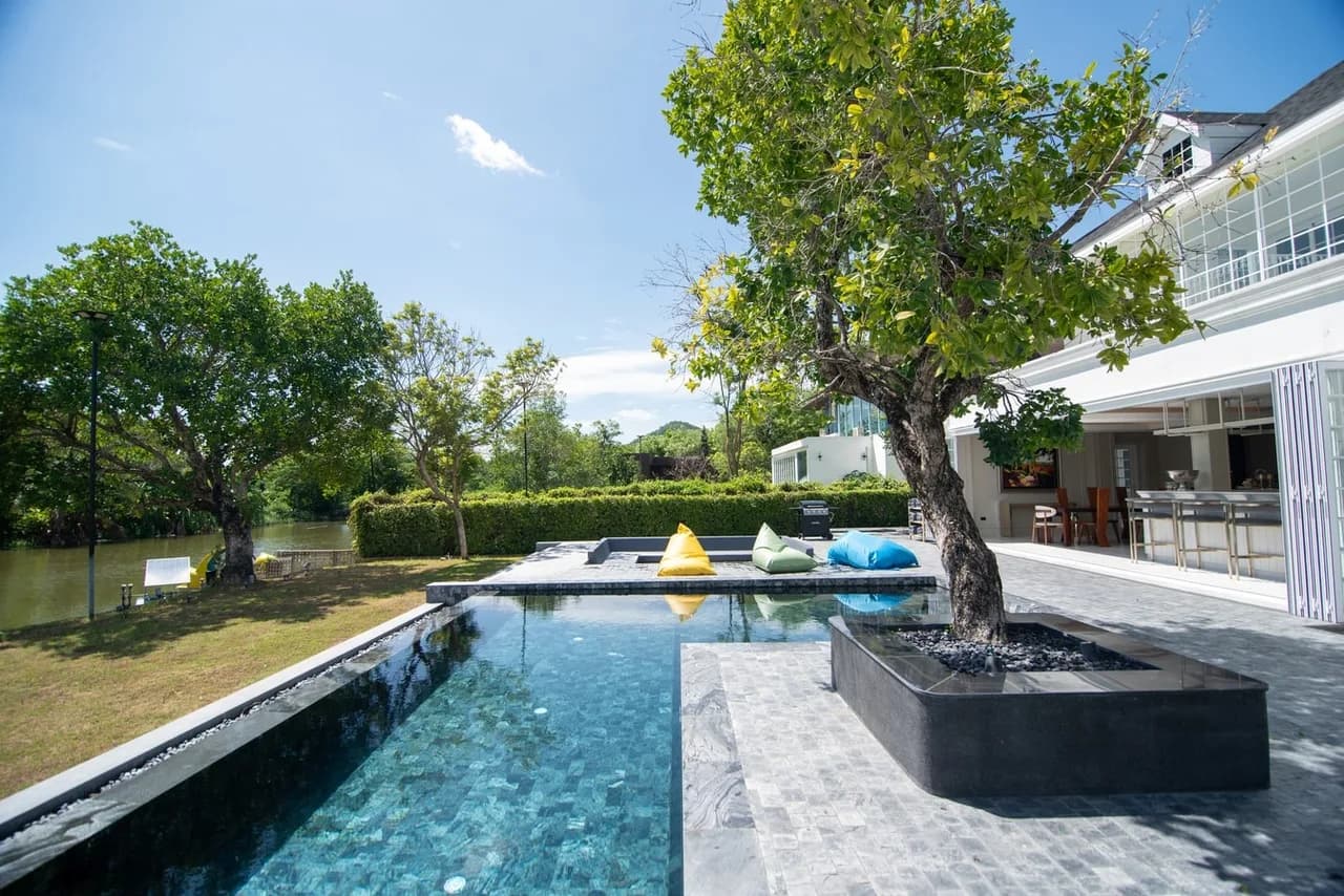 Charming Three-Bedroom Villa in Khanong Phra photo 3