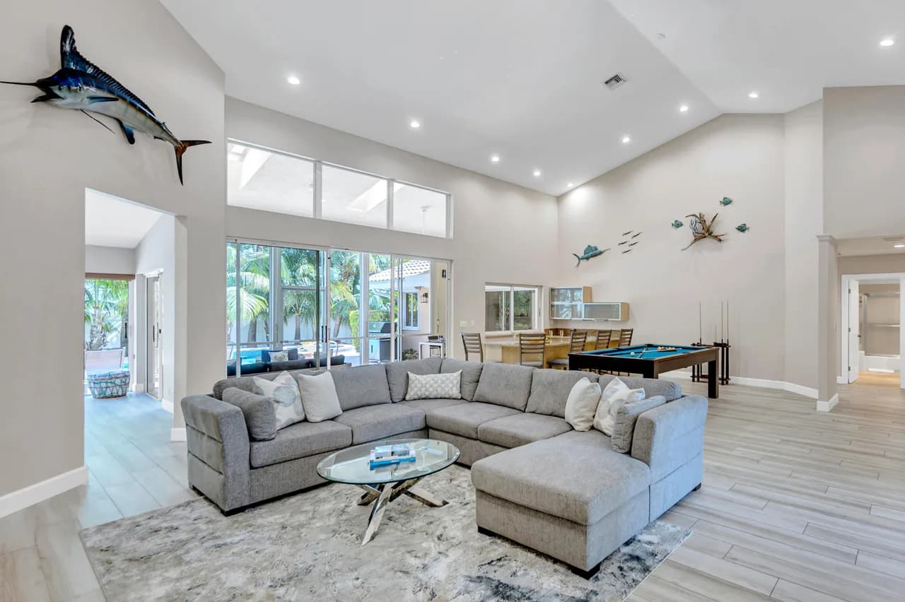Heated Pool Five Bedroom Villa in Harbor Heights