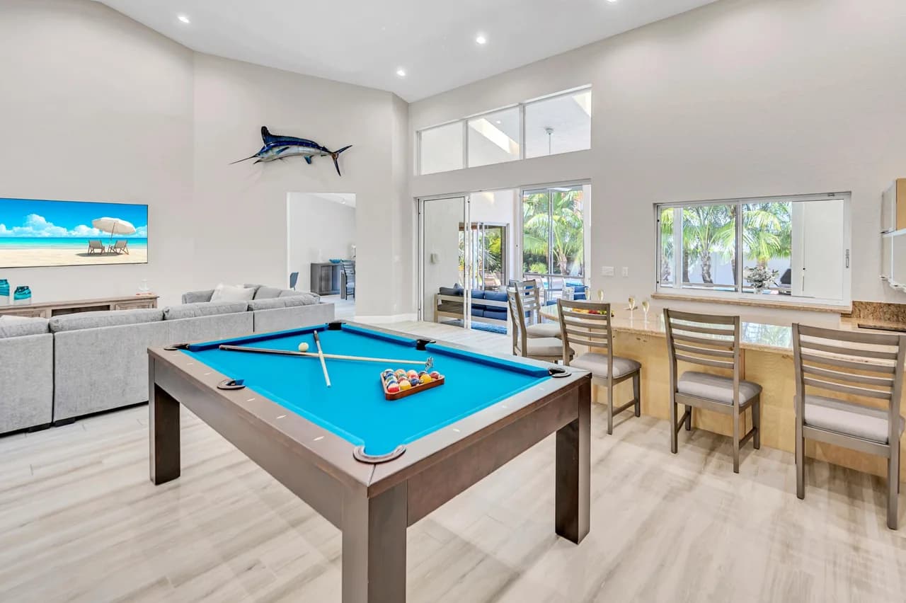 Heated Pool Five Bedroom Villa in Harbor Heights photo 2