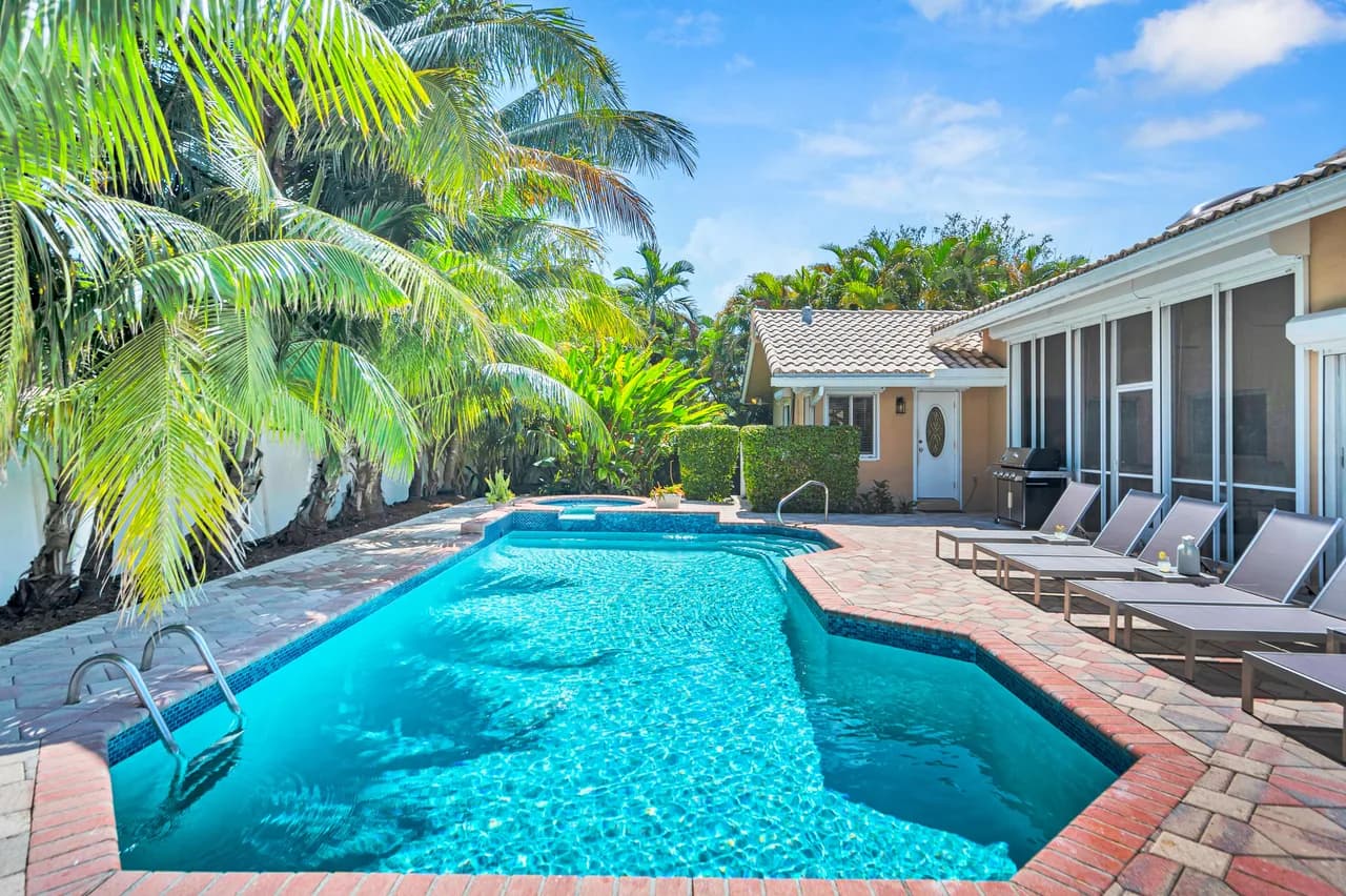 Heated Pool Five Bedroom Villa in Harbor Heights photo 5