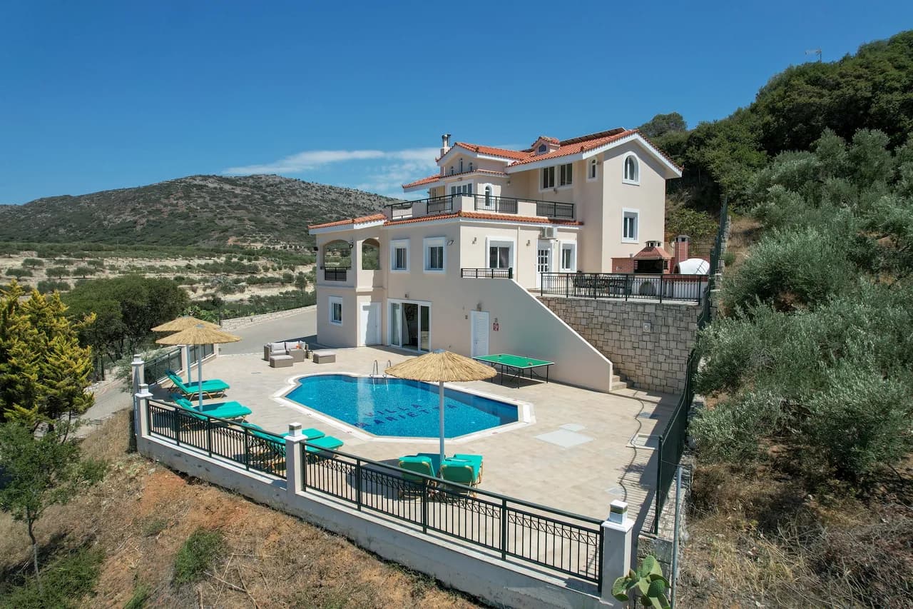 Spacious Terrace Pool Villa in Hersonissos photo 2