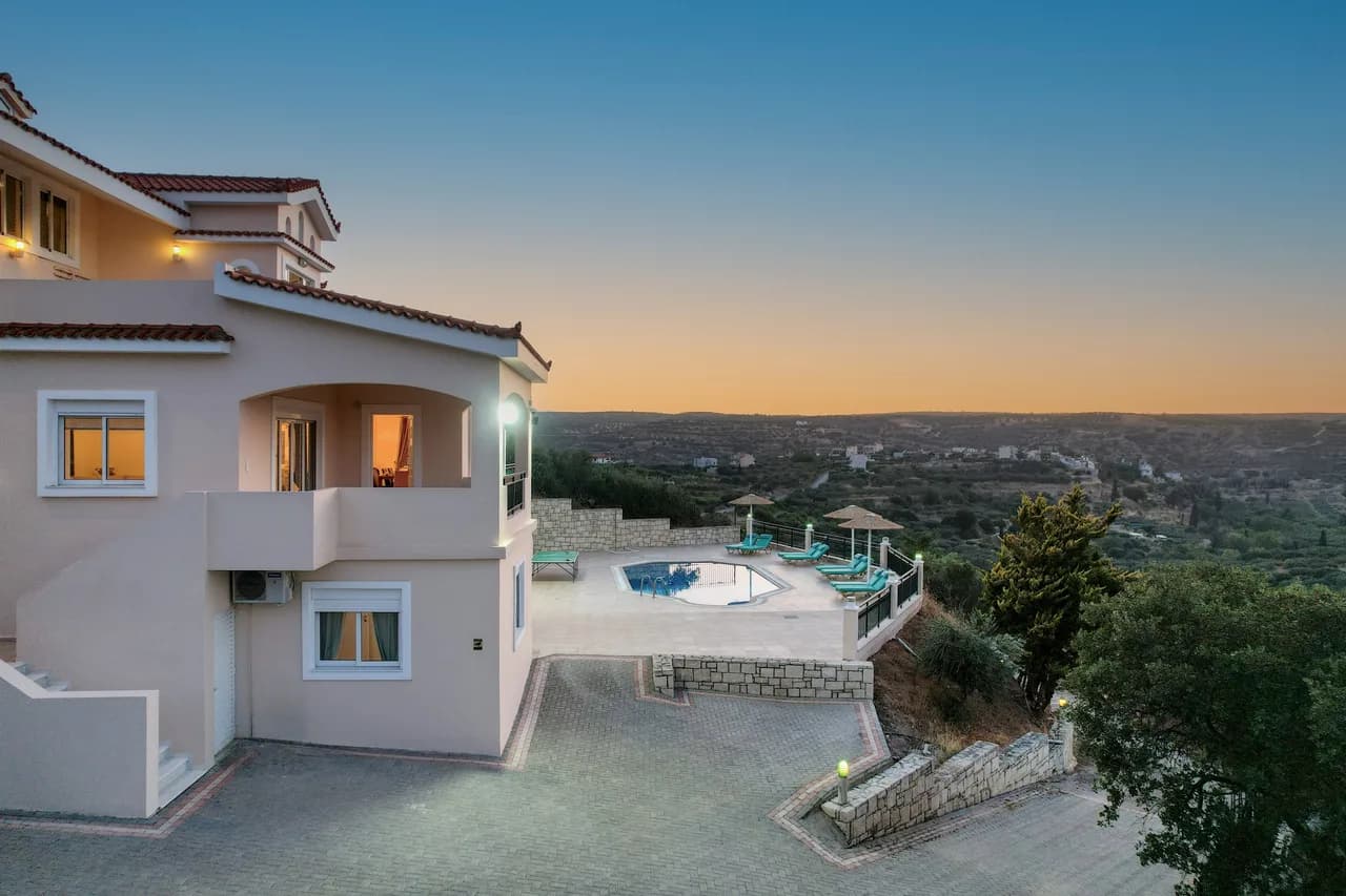 Spacious Terrace Pool Villa in Hersonissos photo 3