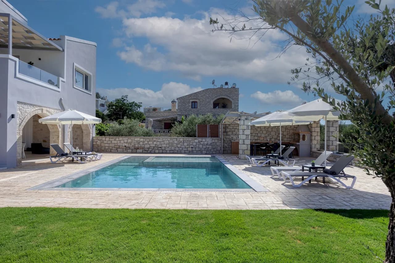 Heated Pool Villa in Skepasti, Santorini, Greece photo 3