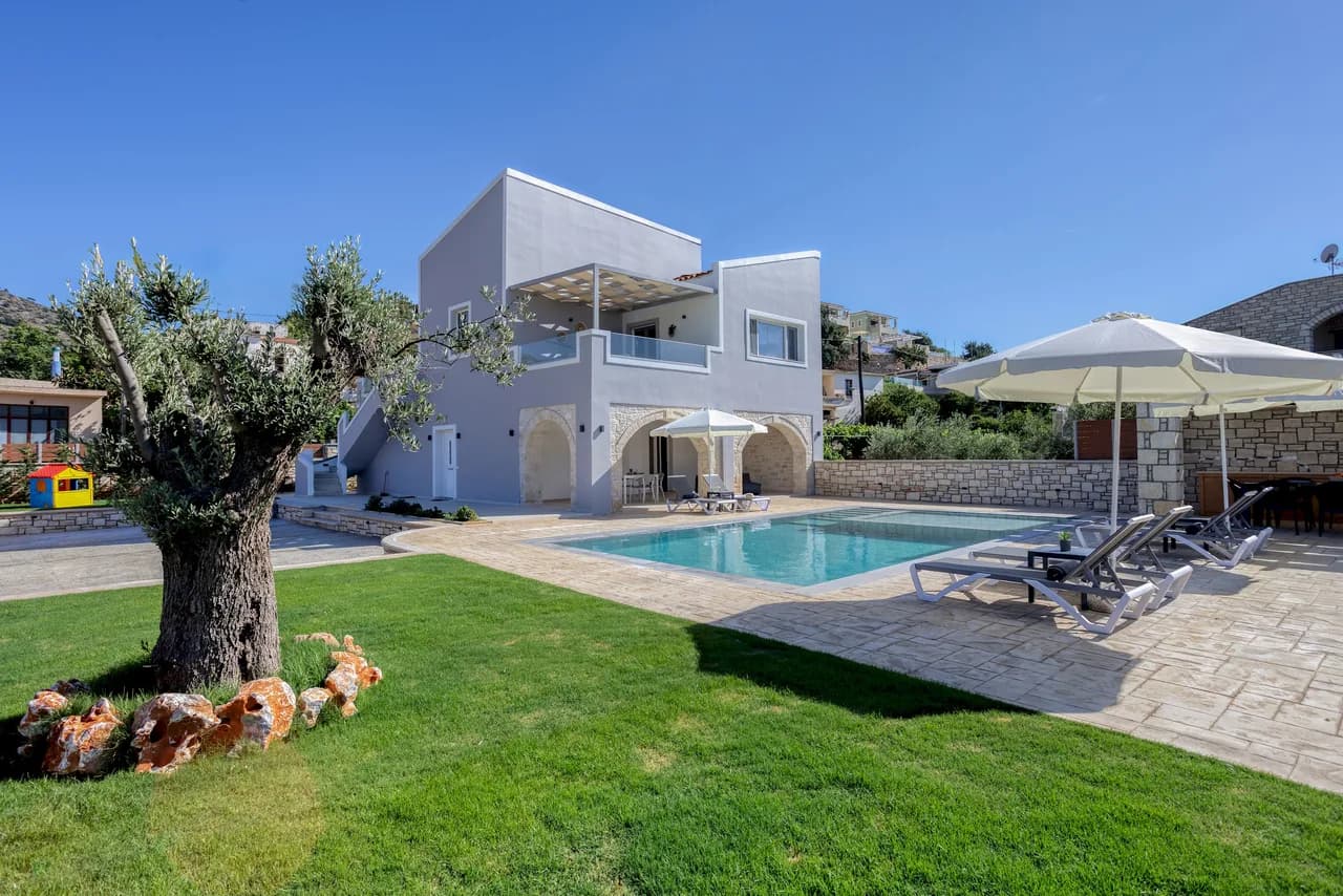 Heated Pool Villa in Skepasti, Santorini, Greece photo 4