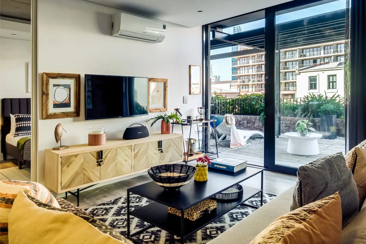 Contemporary One Bedroom Apartment in Cape Town photo 2