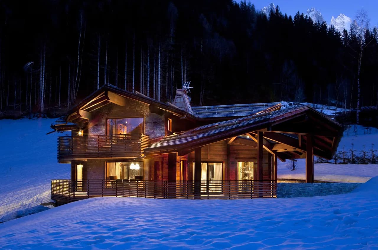 Spacious Six Bedroom Chalet in Chamonix-Mont-Blanc photo 3